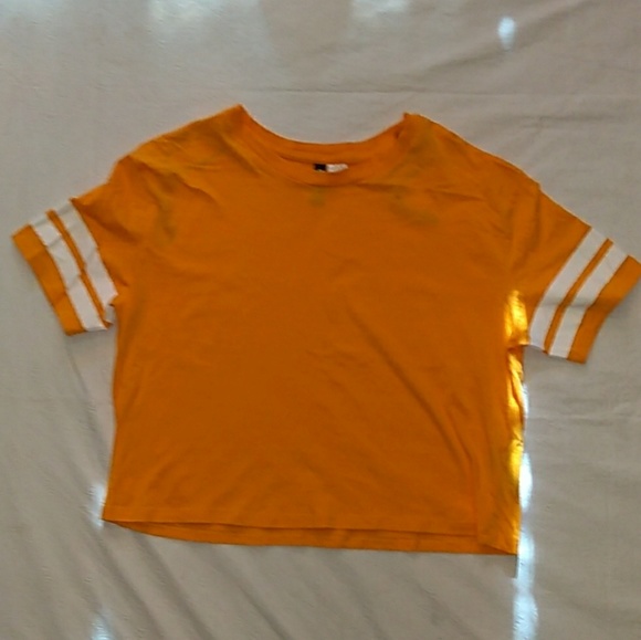 NWOT H&M Divided Semi- Crop Top / Ter - Picture 2 of 8